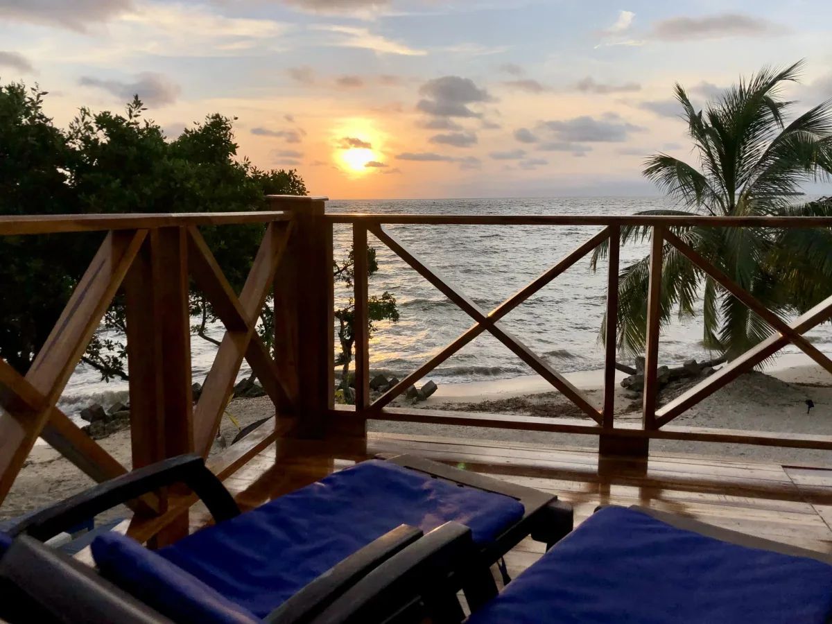 Atardecer sobre el mar desde el balcón superior